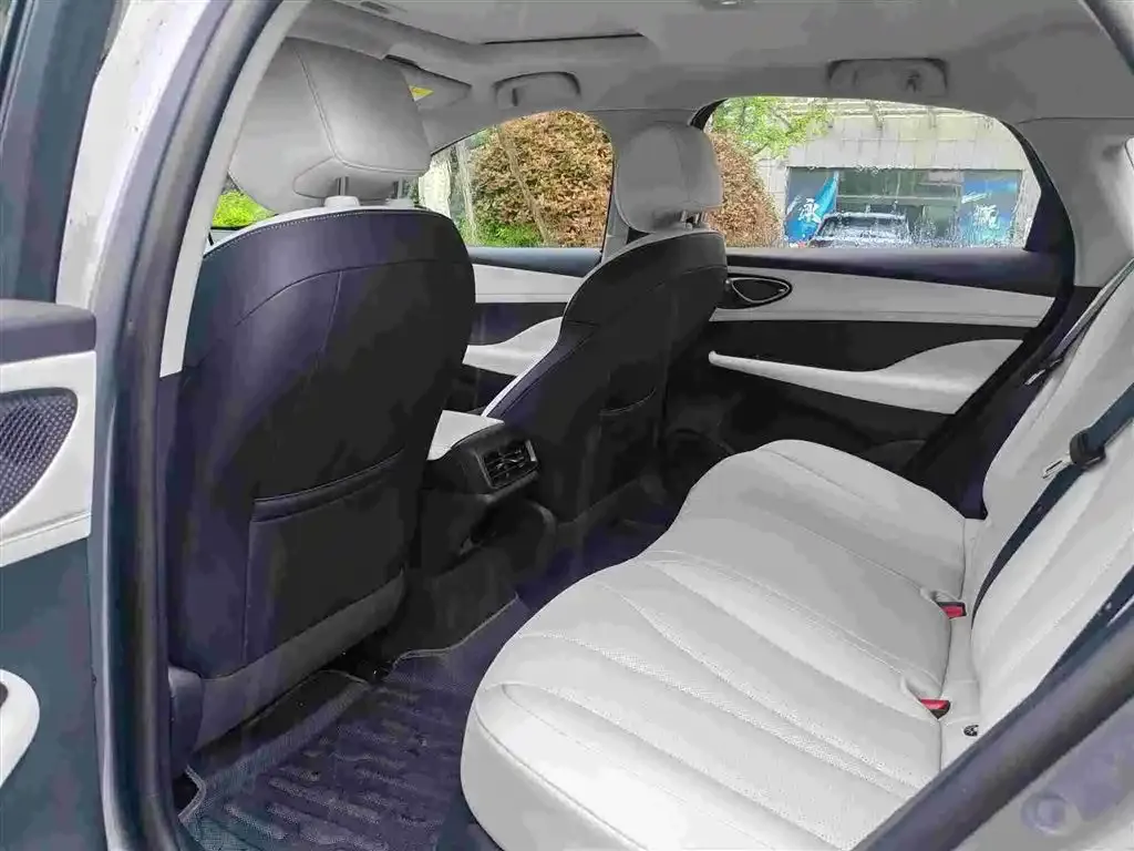 BYD Seal 05 DM-i — фото 9