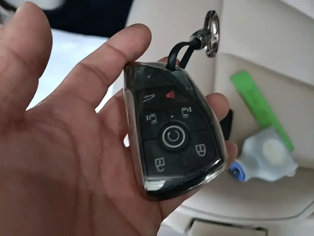 Buick GL8 Hybrid 2025 из CN, фото 2