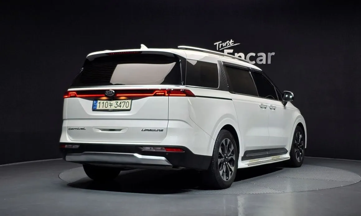 Kia Carnival — фото 6