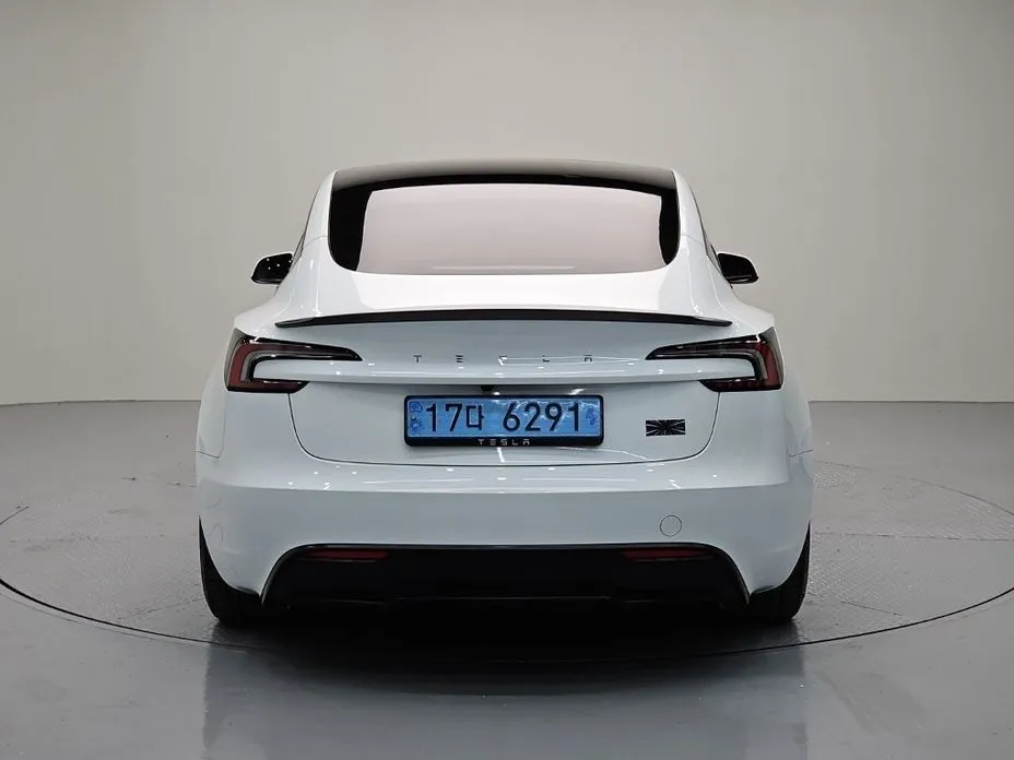 Tesla Model 3 — фото 8