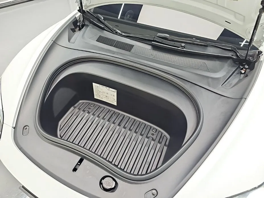 Tesla Model 3 — фото 7