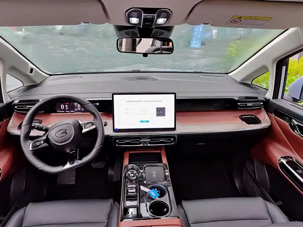 GAC Motor E8 Hybrid — фото 10