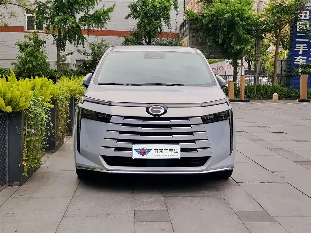 GAC Motor E8 Hybrid — фото 9