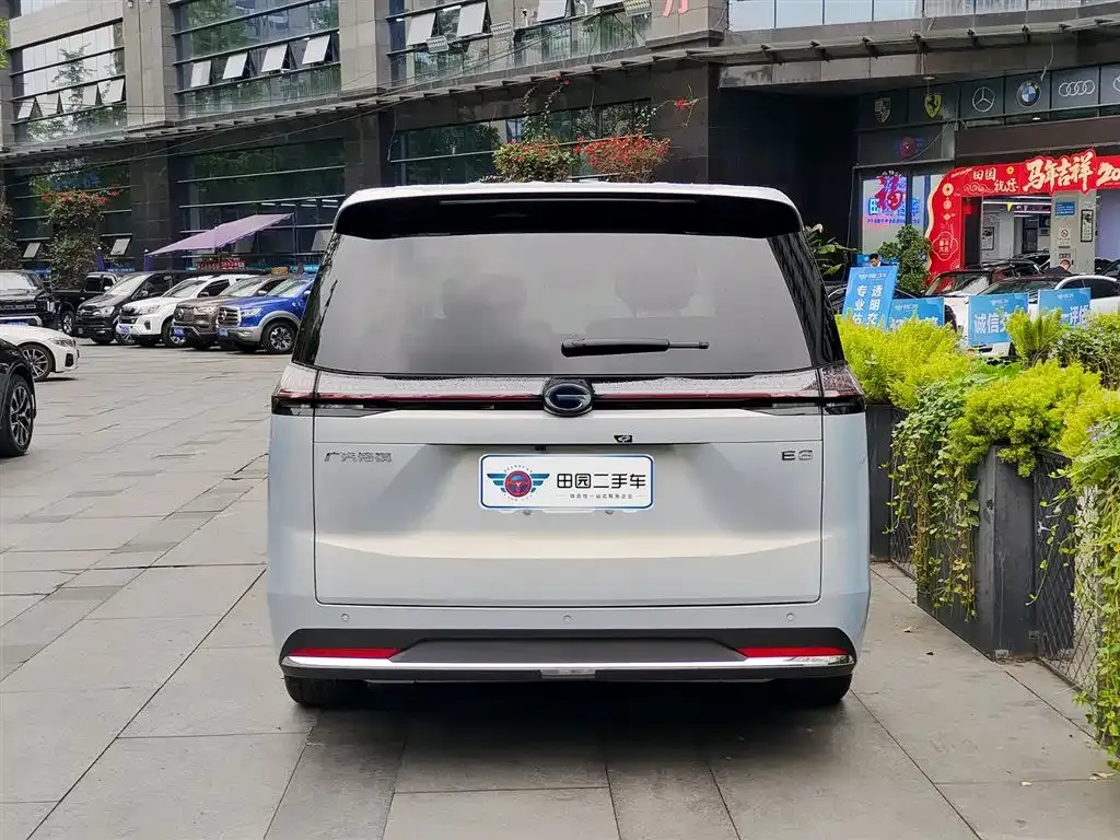GAC Motor E8 Hybrid — фото 7