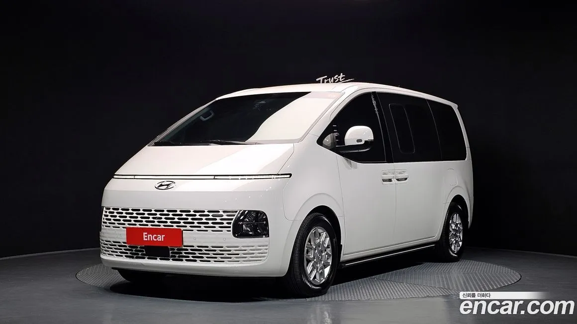 Hyundai Staria — фото 1