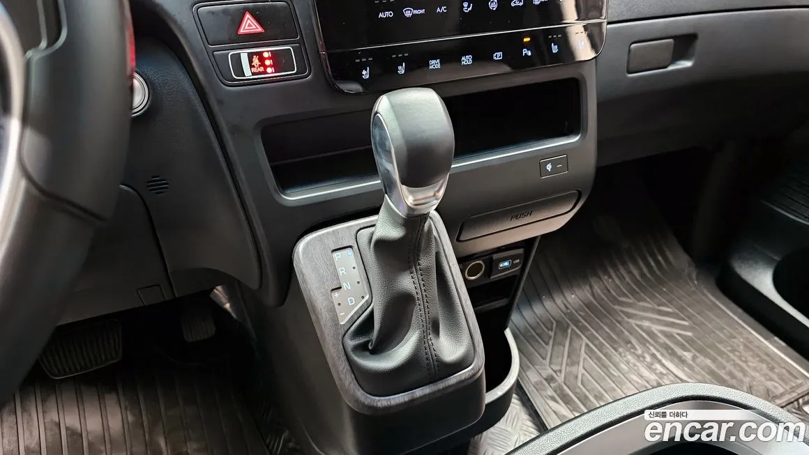 Hyundai Staria — фото 3