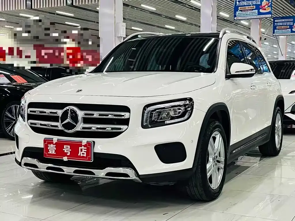 Mercedes-Benz GLB — фото 1