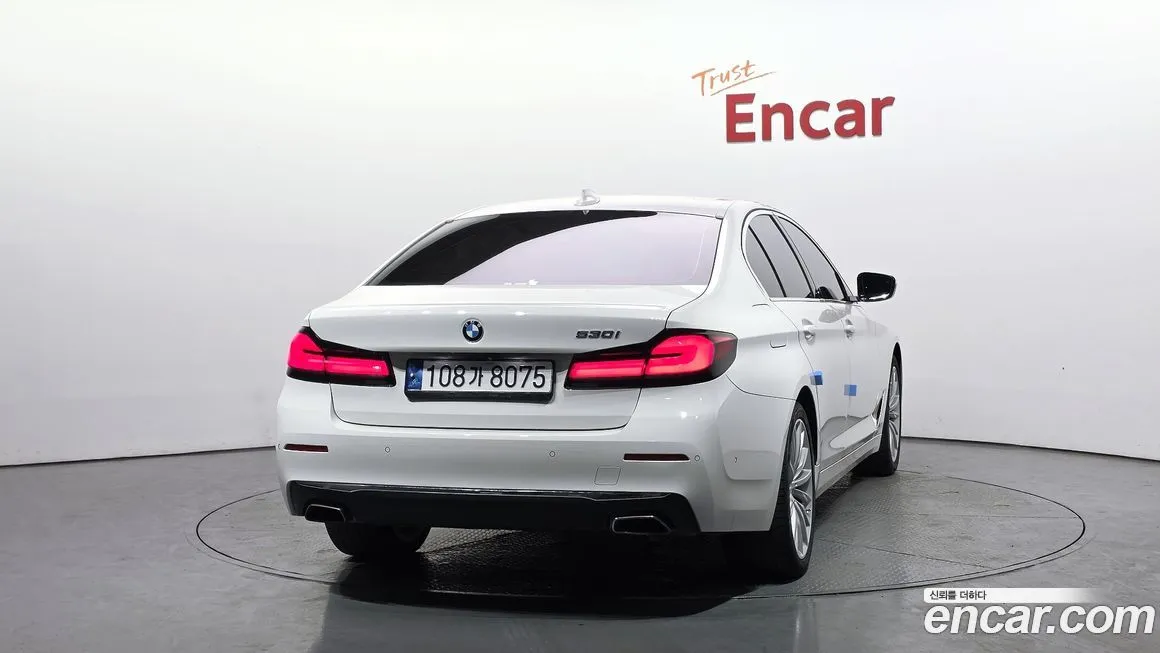 BMW 5-Series 2023 из KR, фото 3