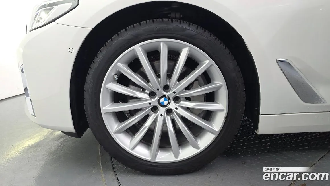 BMW 5-Series 2023 из KR, фото 5