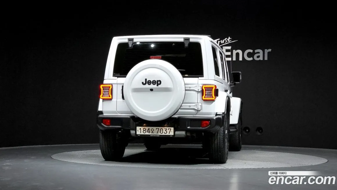 Jeep Wrangler — фото 9