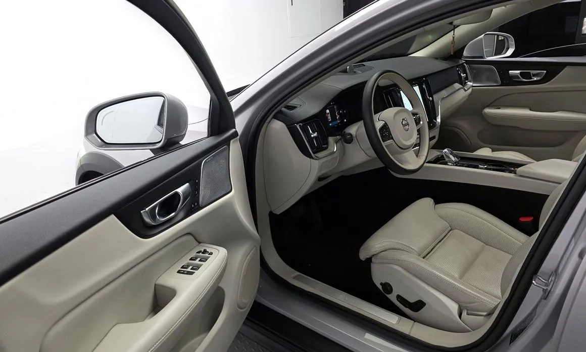 Volvo V60 2023 из KR, фото 10