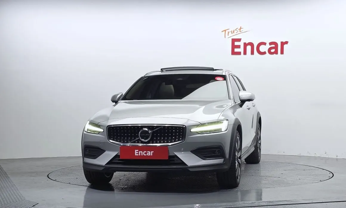Volvo V60 2023 из KR, фото 3