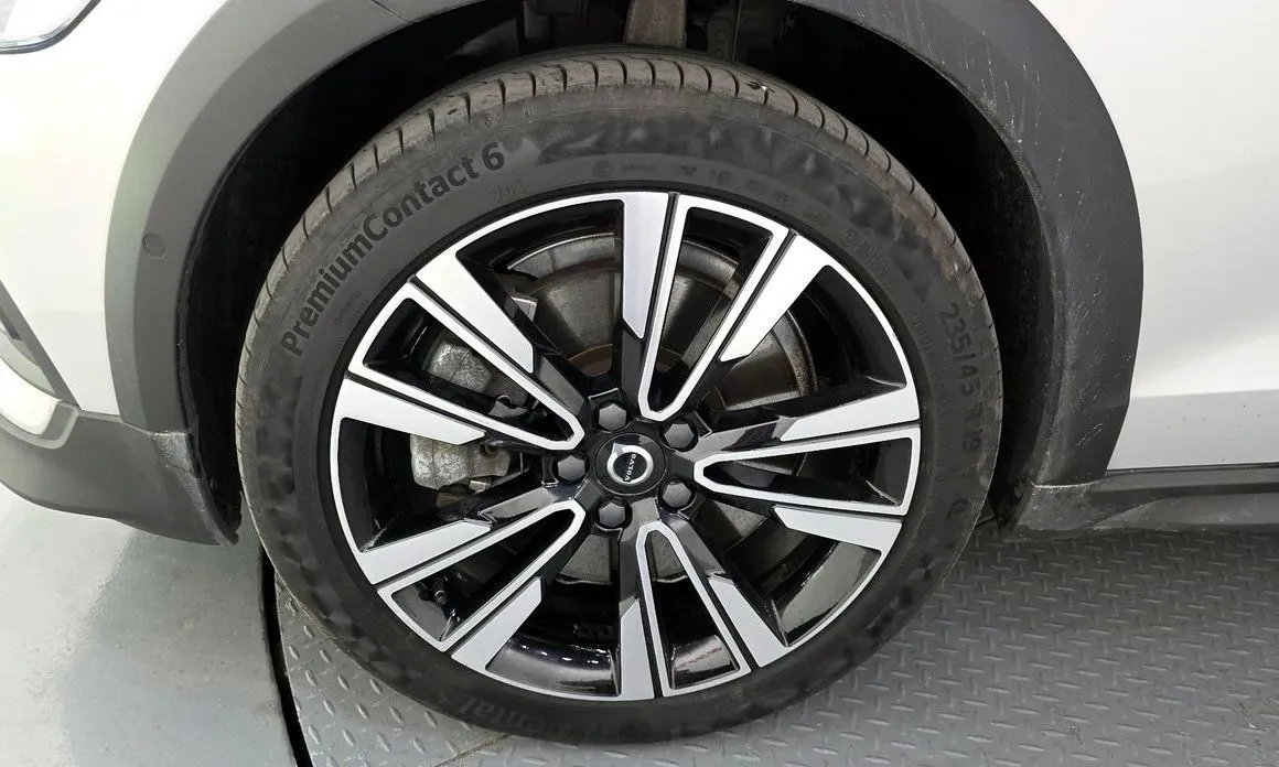 Volvo V60 2023 из KR, фото 2