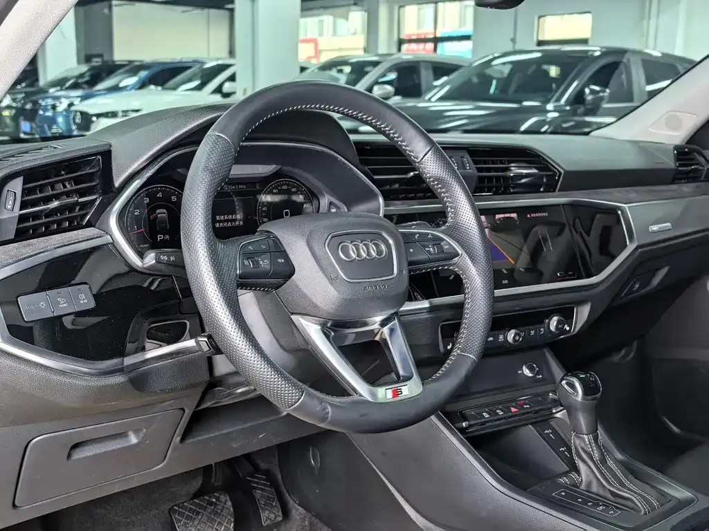 Audi Q3 Sportback 2022 из CN, фото 3