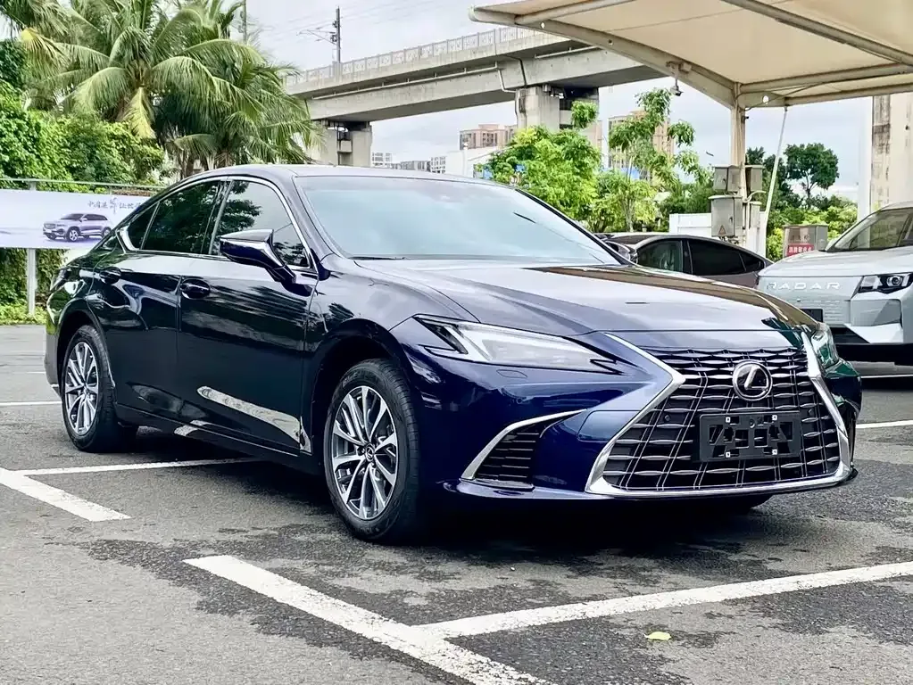 Lexus ES — фото 5