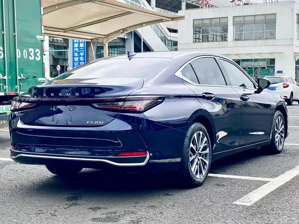 Lexus ES — фото 3