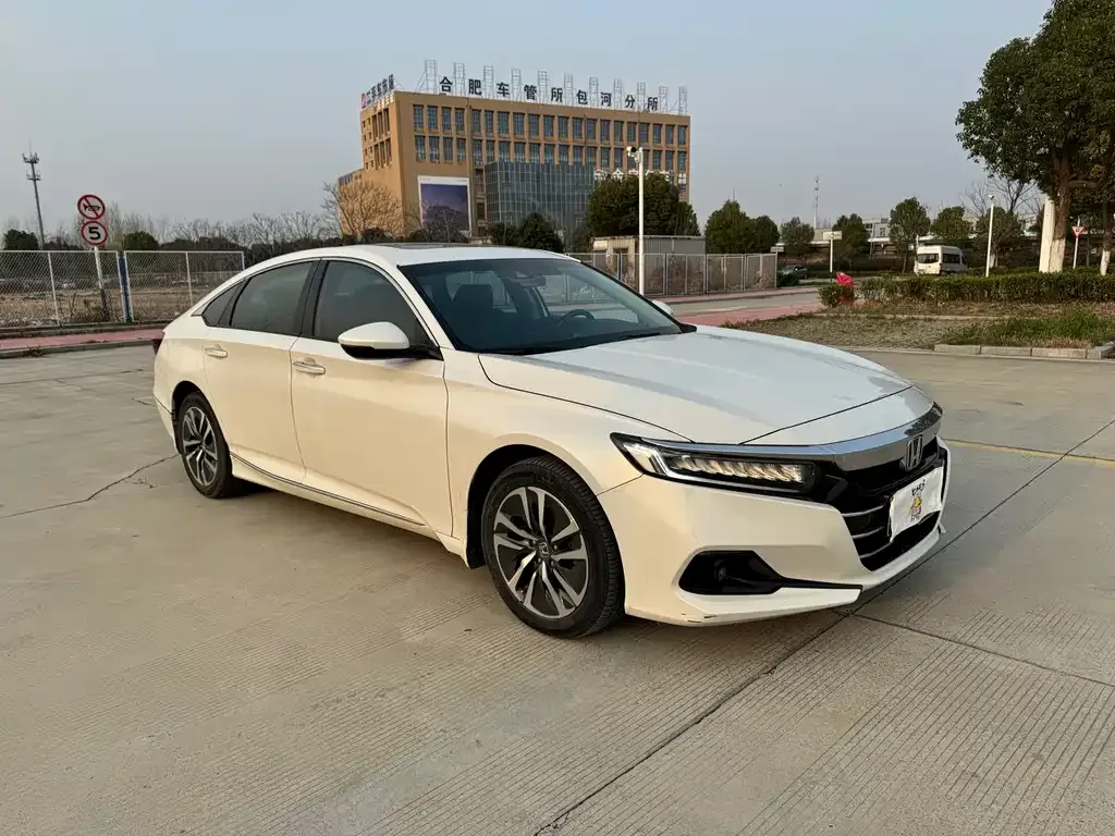 Honda Accord — фото 7