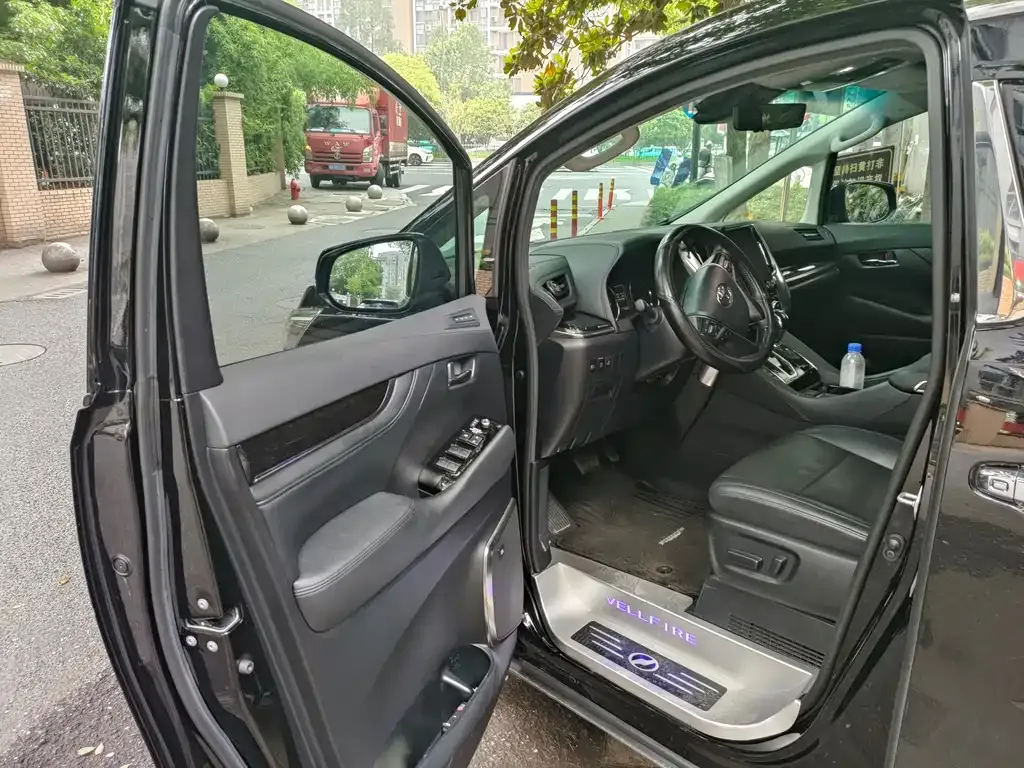 Toyota Vellfire 2022 из CN, фото 5