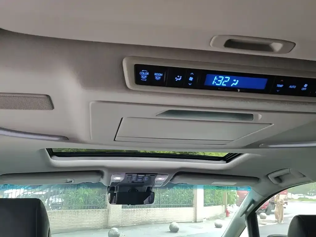 Toyota Vellfire 2022 из CN, фото 3