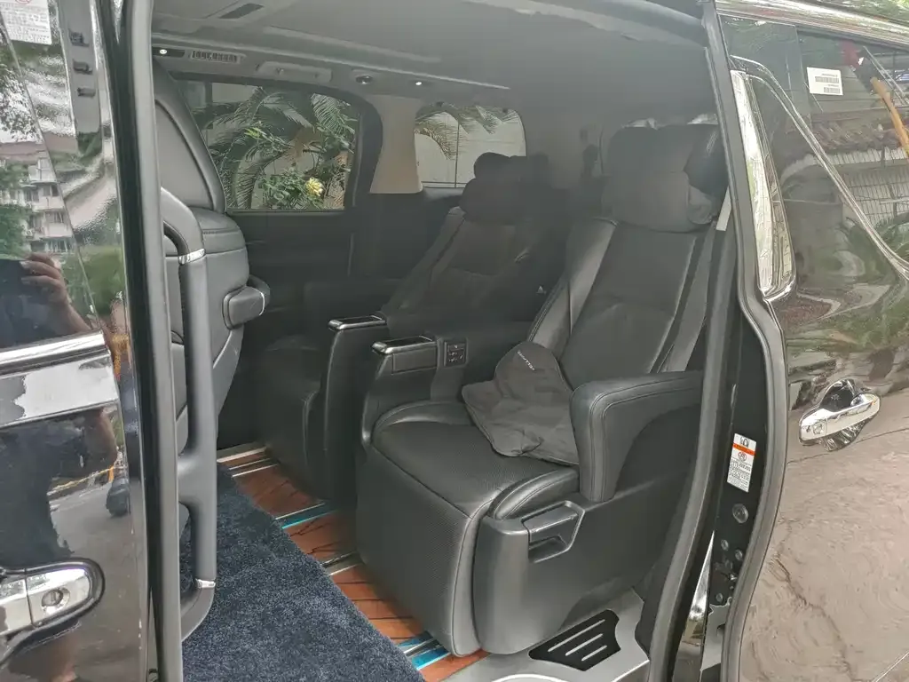 Toyota Vellfire 2022 из CN, фото 2