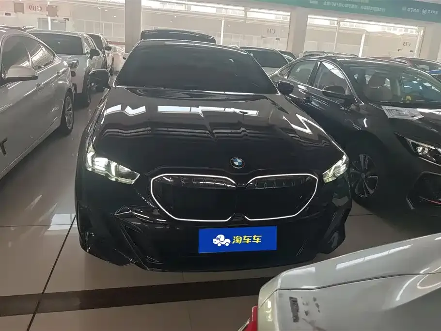 BMW 5 Series 2025 из CN, фото 8