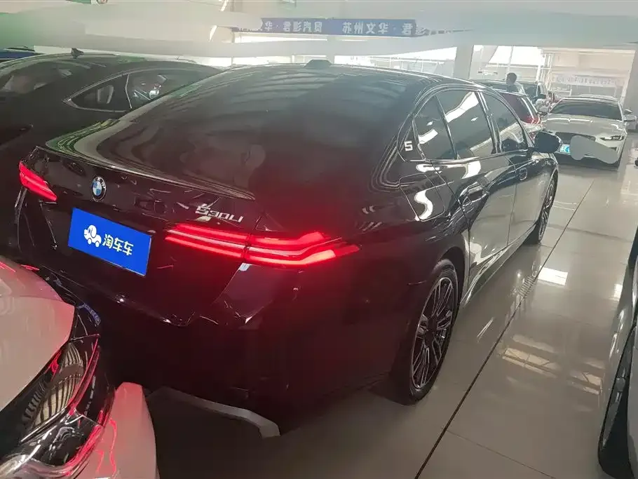 BMW 5 Series 2025 из CN, фото 5