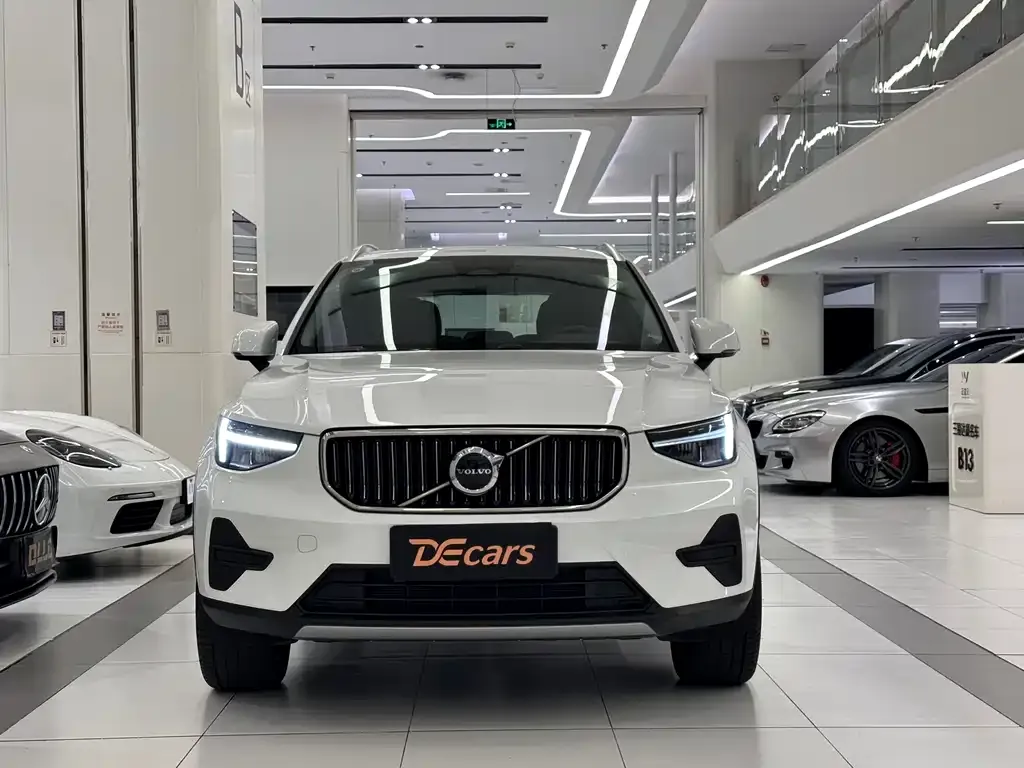 Volvo XC40 — фото 4