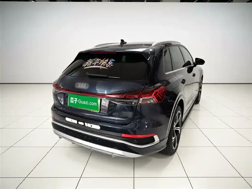 Audi Q4 e-tron — фото 6