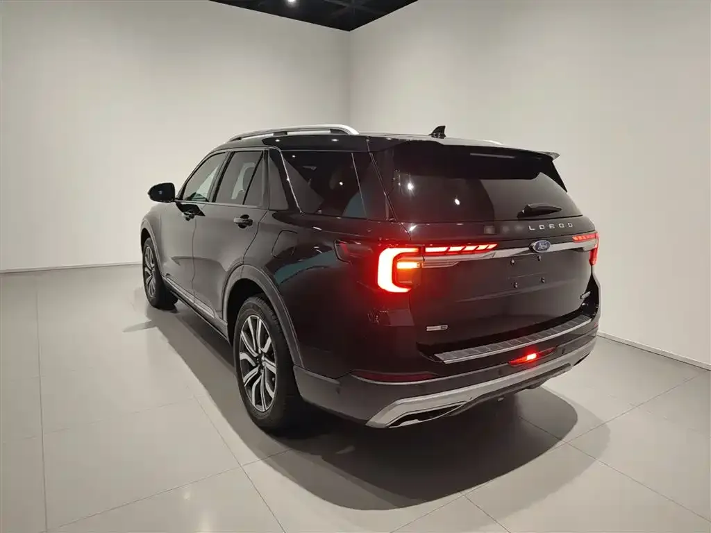 Ford Explorer 2023 из CN, фото 2