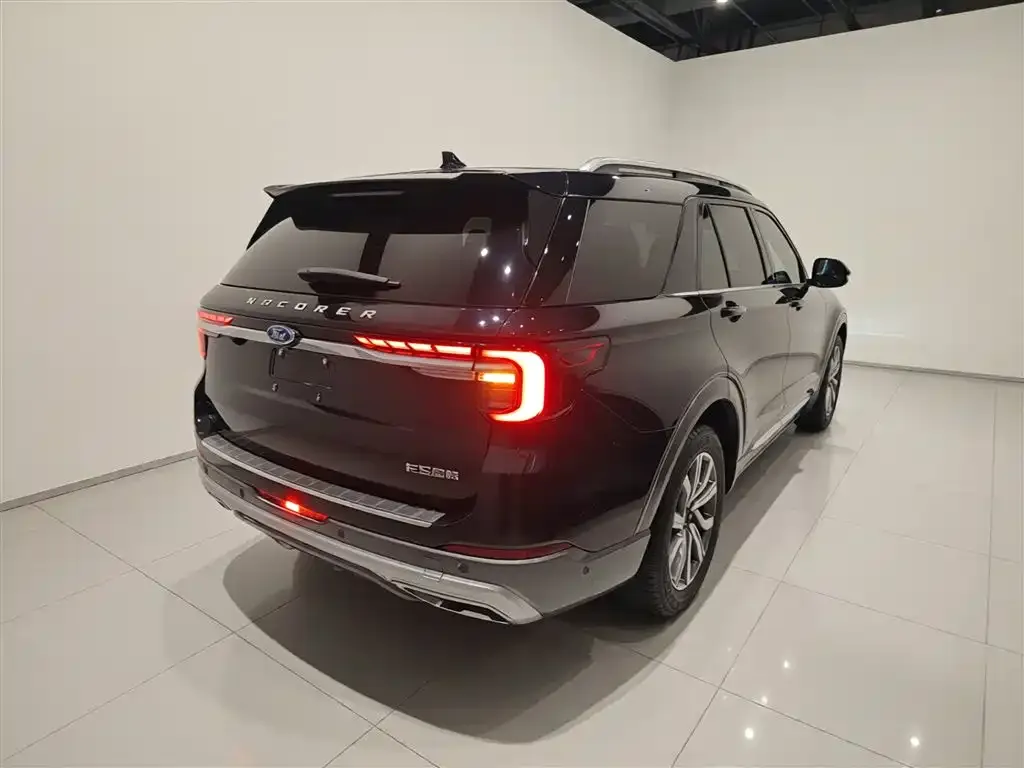 Ford Explorer 2023 из CN, фото 3