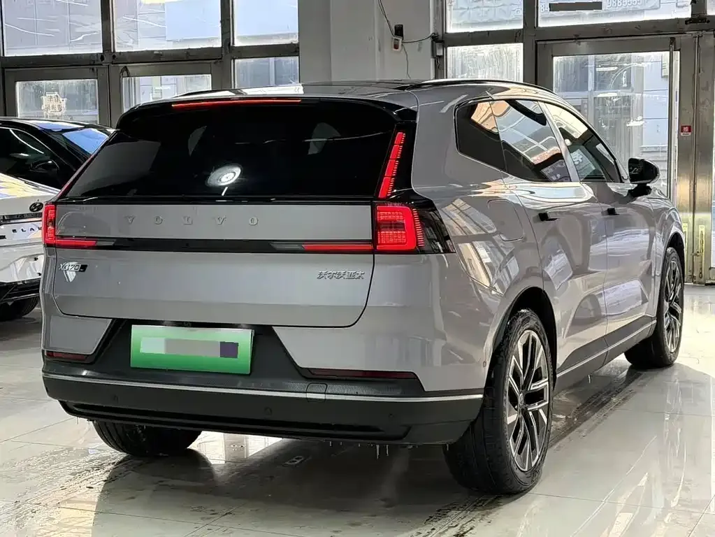 Volvo XC70 Plug-in Hybrid — фото 7