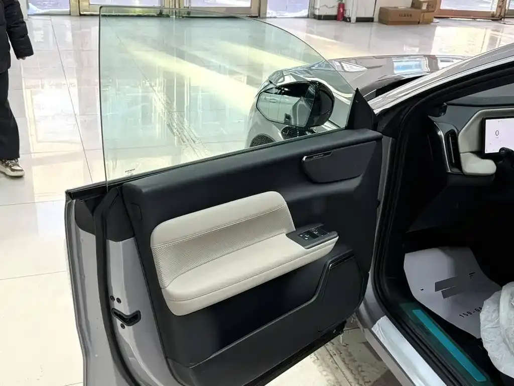 Volvo XC70 Plug-in Hybrid — фото 4