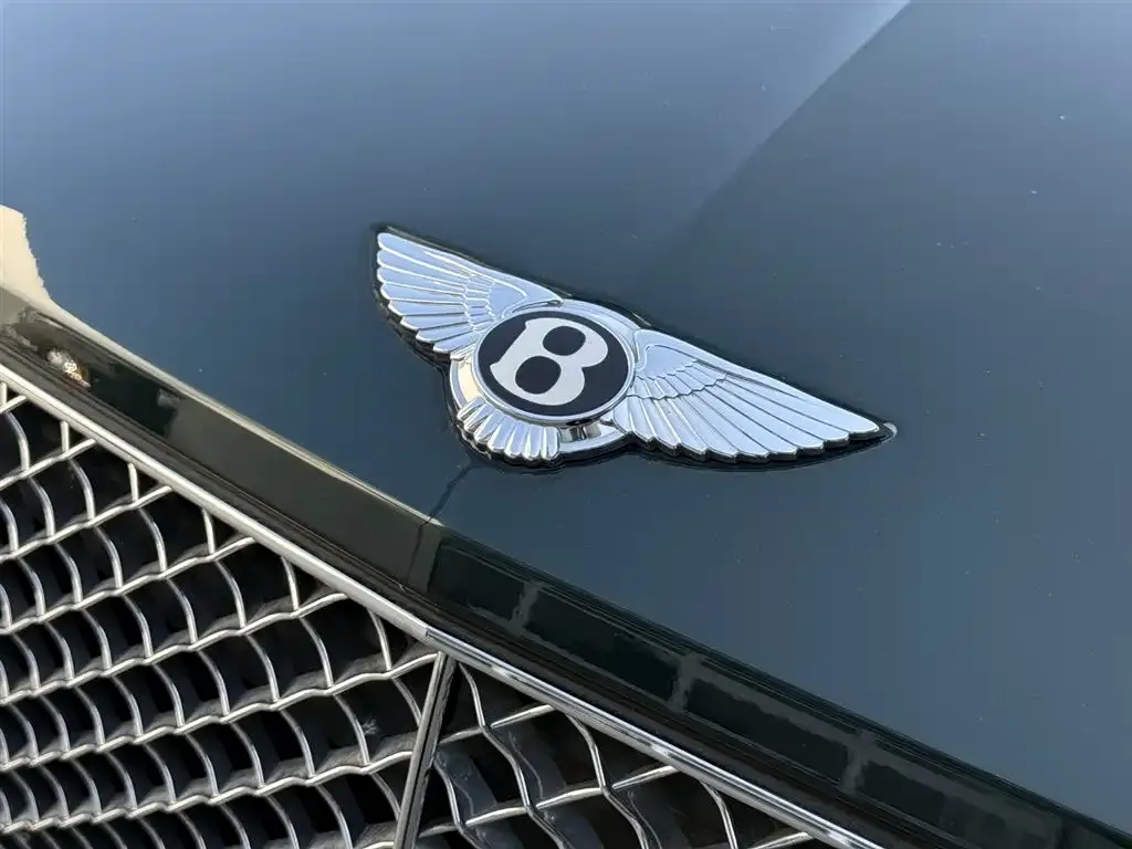 Bentley Bentayga — фото 2