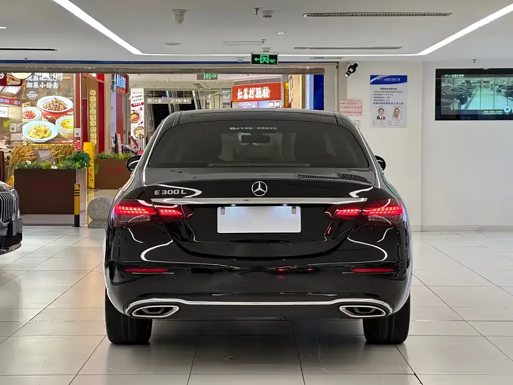 Mercedes-Benz E-Class — фото 5