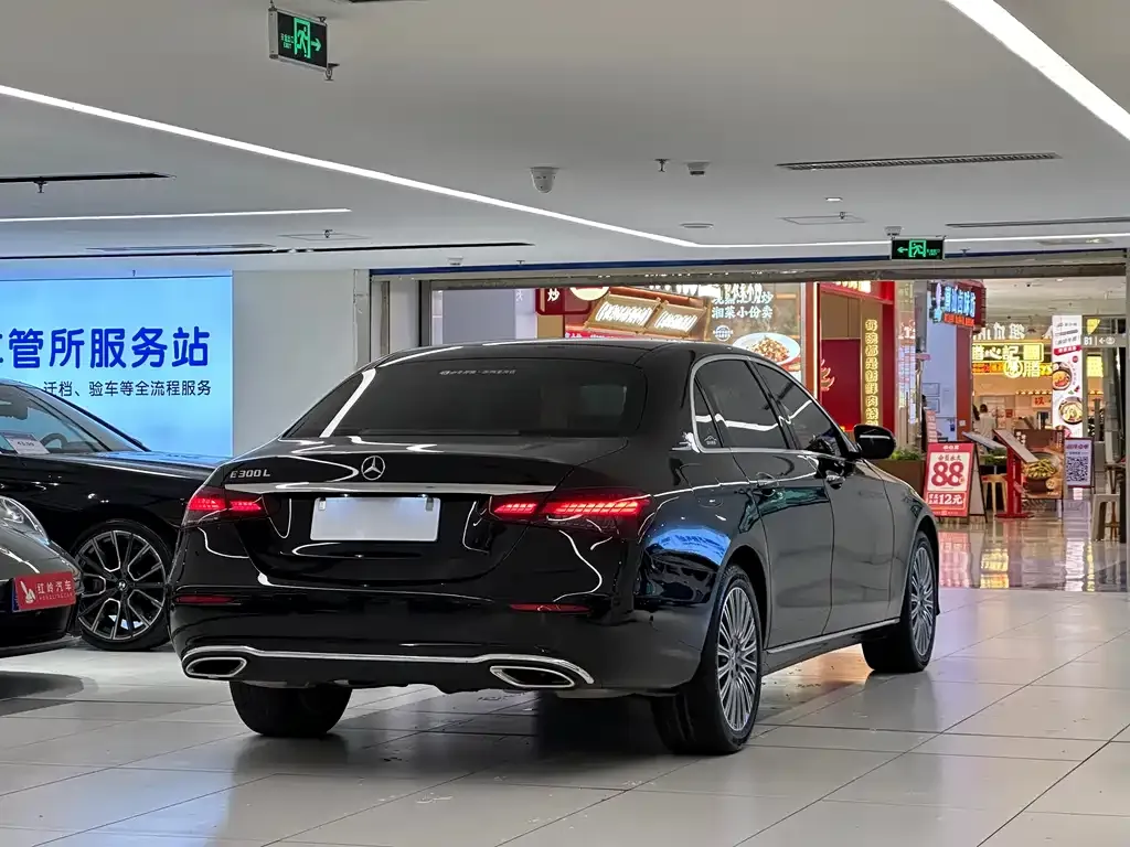 Mercedes-Benz E-Class — фото 10