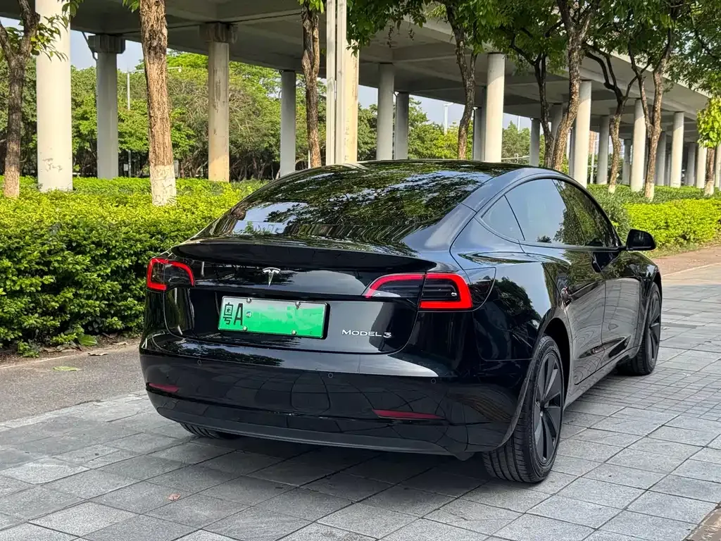Tesla Model 3 — фото 5