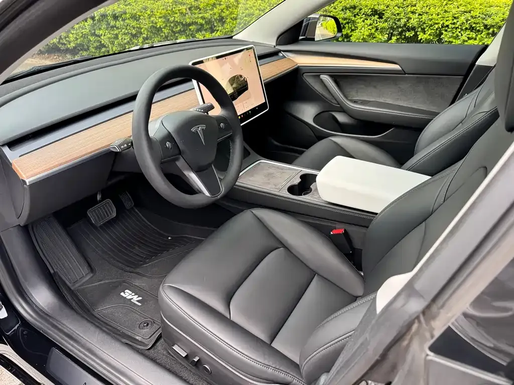Tesla Model 3 — фото 3