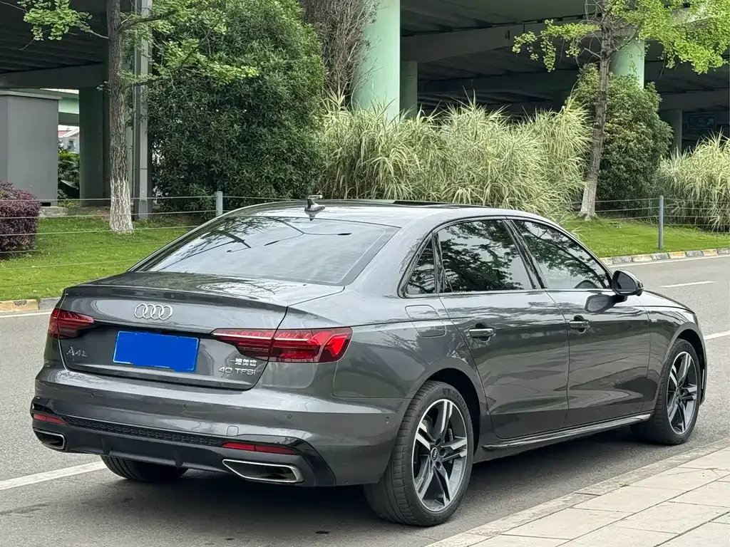 Audi A4L — фото 9