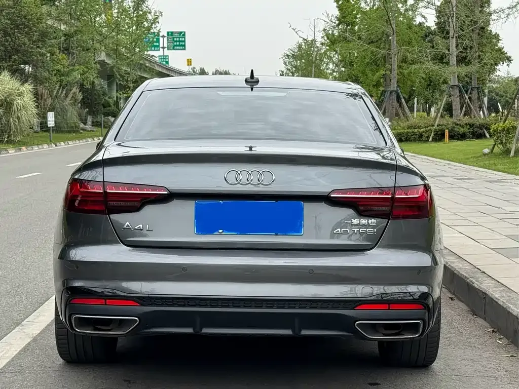 Audi A4L — фото 2
