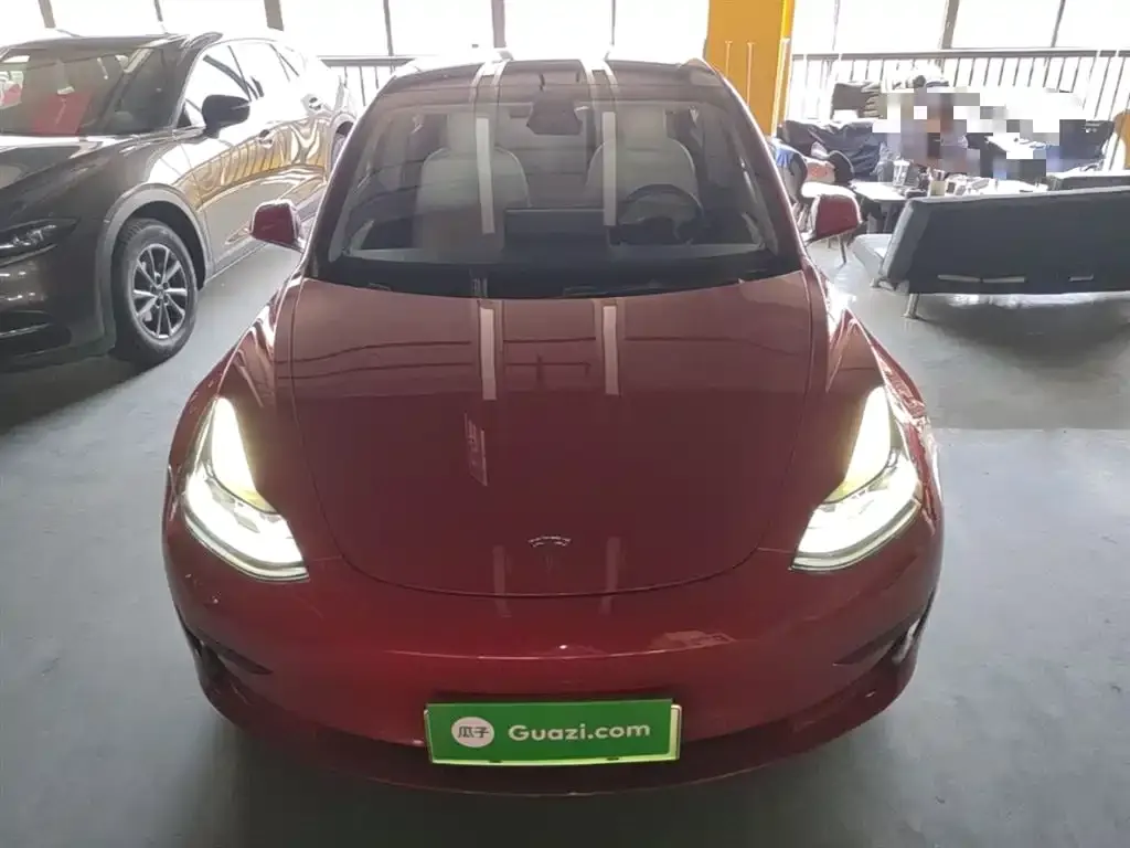 Tesla Model 3 — фото 6