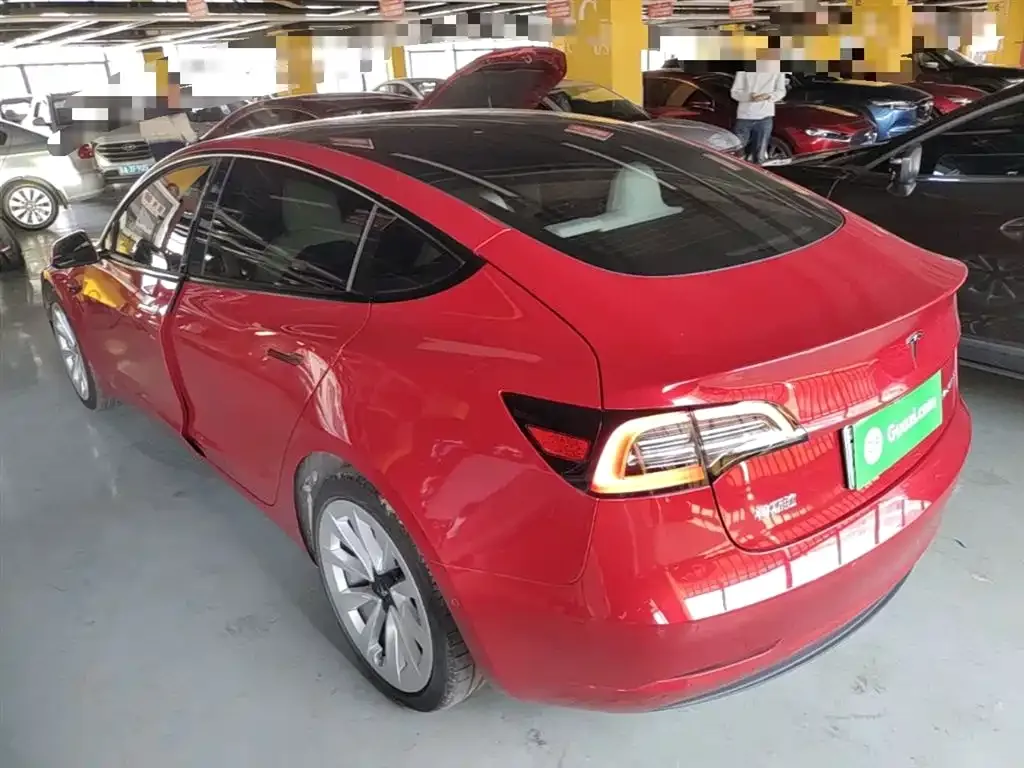 Tesla Model 3 — фото 4