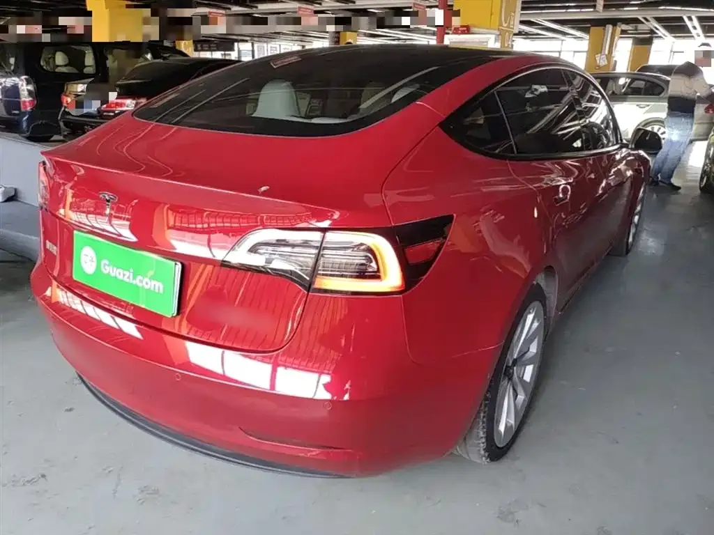 Tesla Model 3 — фото 8