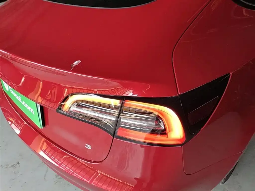 Tesla Model 3 — фото 2