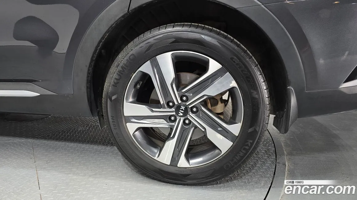 Kia Sorento — фото 7