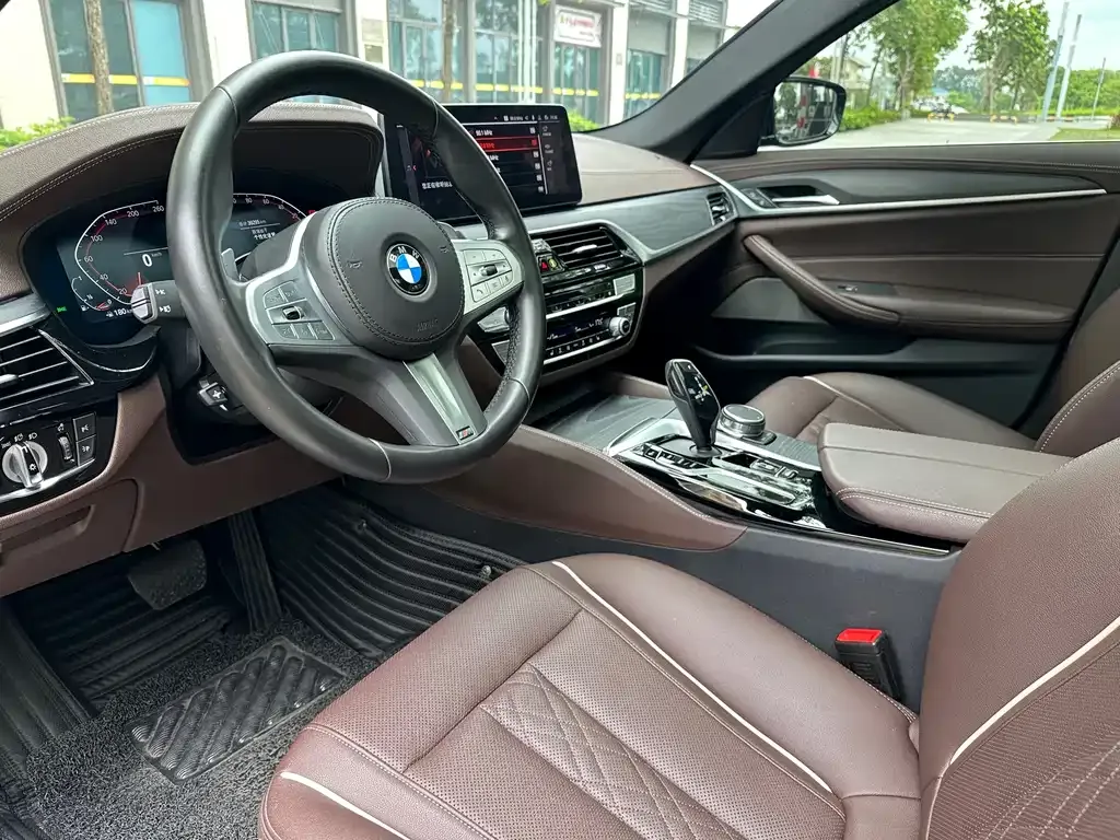 BMW 5 Series — фото 10