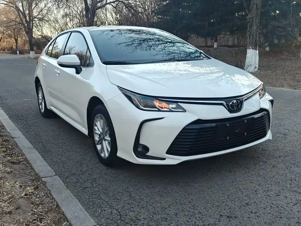 Toyota Corolla — фото 6