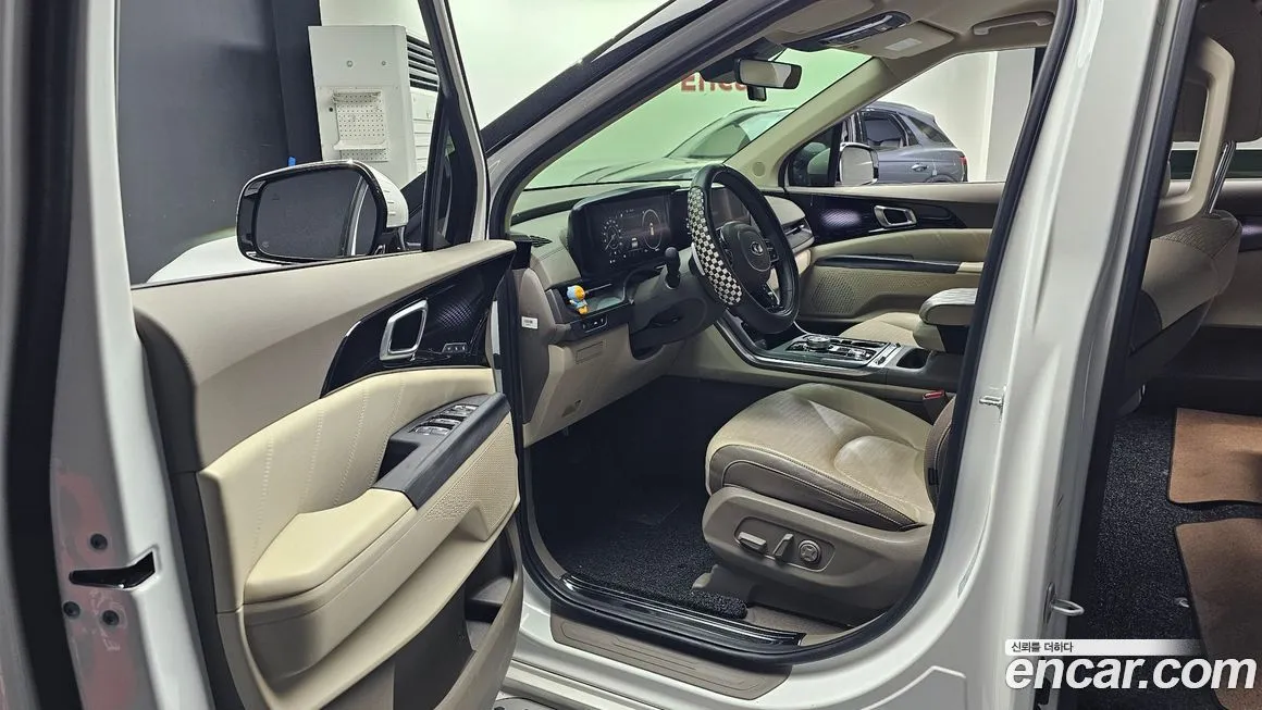Kia Carnival — фото 6