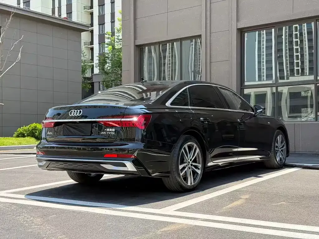 Audi A6L 2024 из CN, фото 8