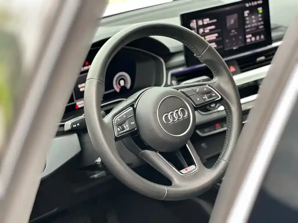 Audi A4L — фото 5