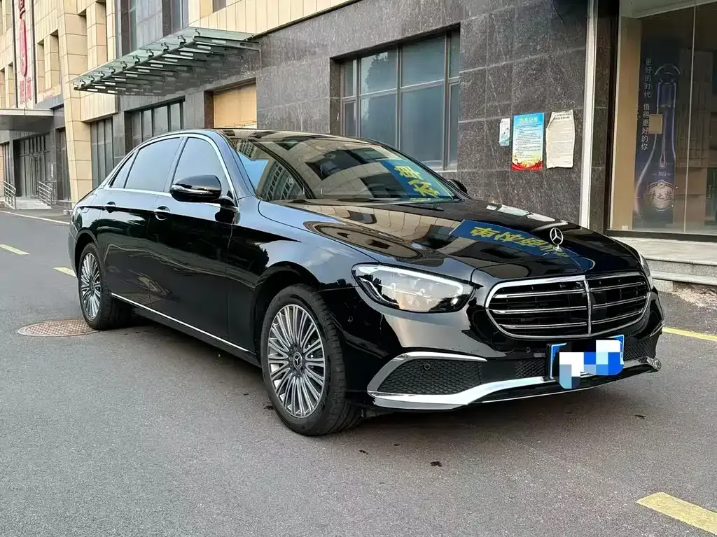 Mercedes-Benz E-Class — фото 4